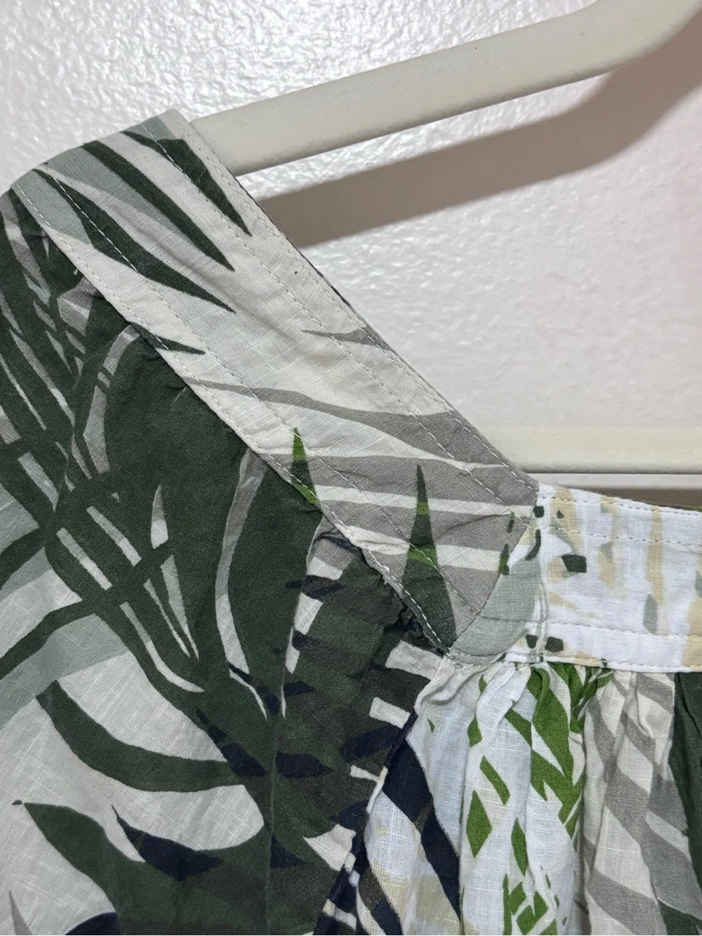 Elie Tahari 100% Cotton Green & White Tropical Leaf Top Resortwear Beach S/P